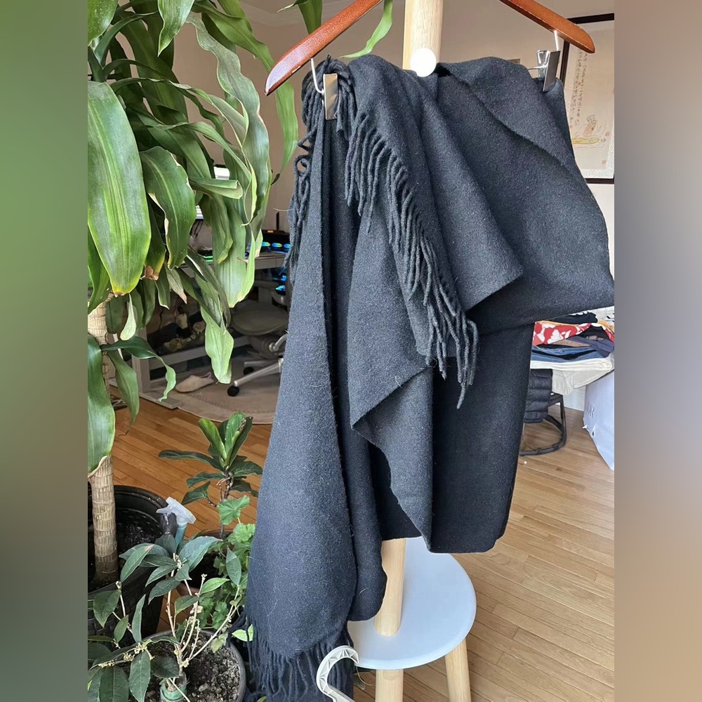 EVERLANE Black Scarf/Shawl